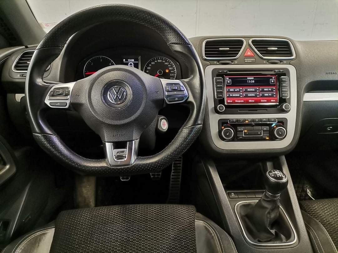 Volkswagen Scirocco – Image 12