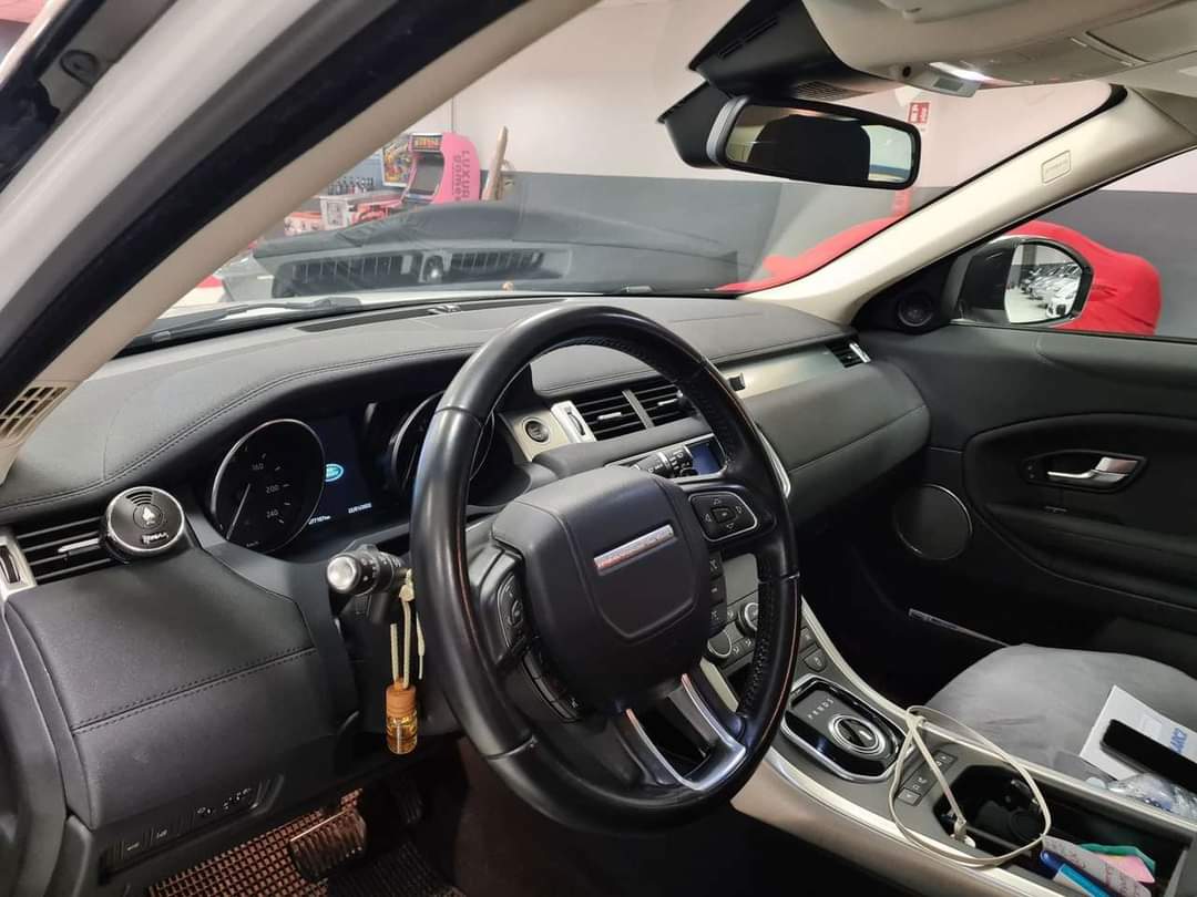 Land Rover Range Rover Evoque – Image 9