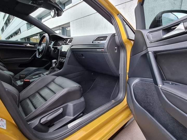 Volkswagen Golf R – Image 7