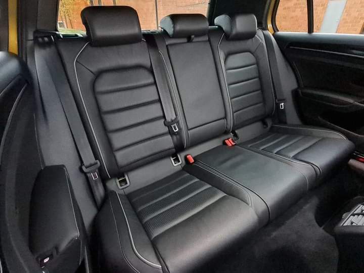 Volkswagen Golf R – Image 12