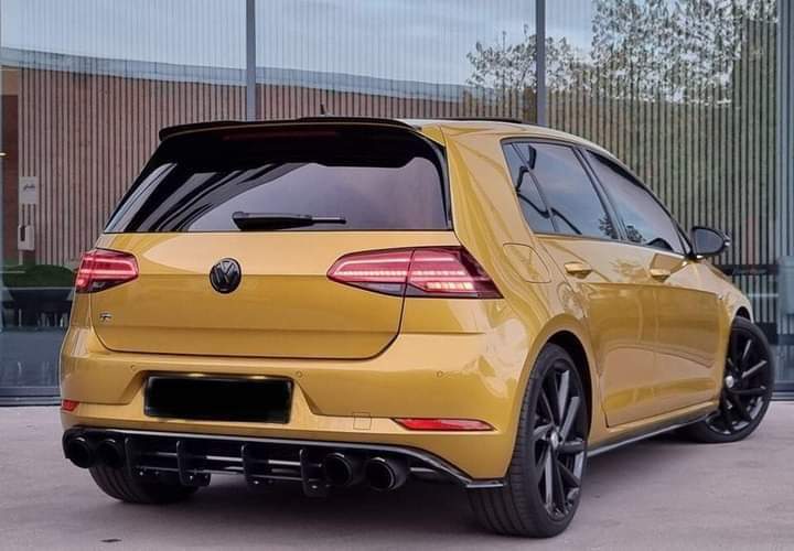 Volkswagen Golf R – Image 17