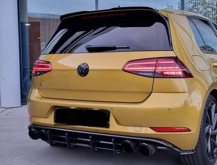 Volkswagen Golf R – Image 16