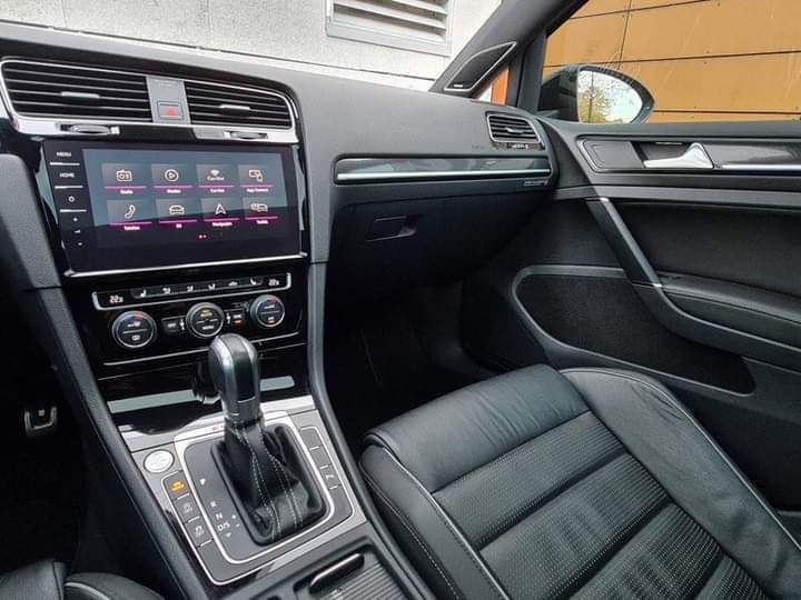 Volkswagen Golf R – Image 21