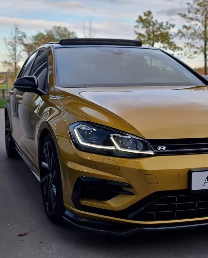 Volkswagen Golf R – Image 26