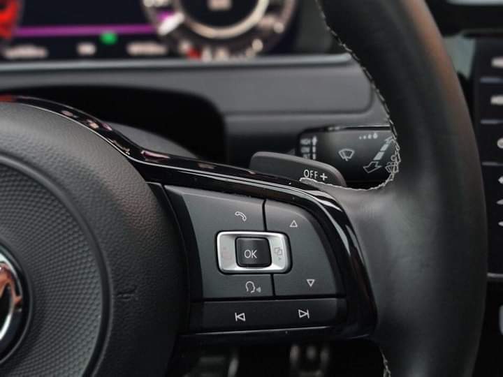 Volkswagen Golf R – Image 54