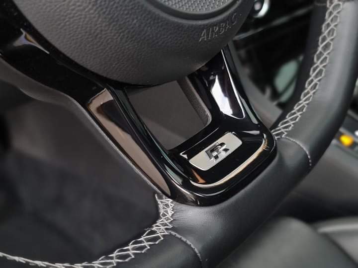 Volkswagen Golf R – Image 57