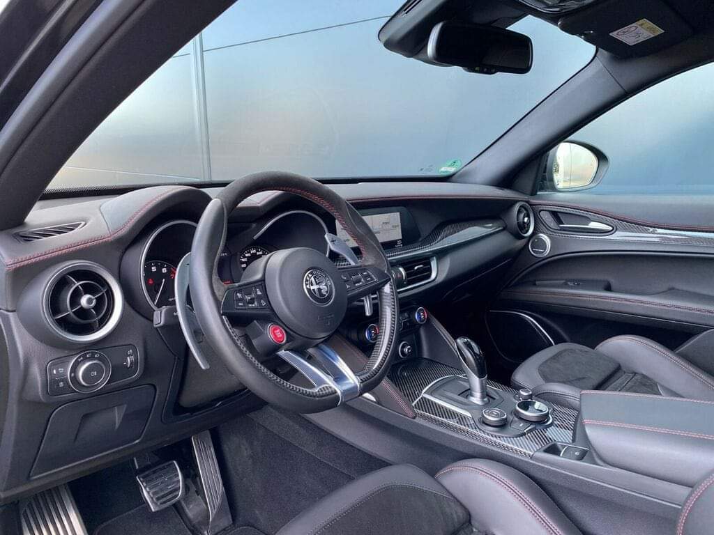 Alfa Romeo STELVIO – Image 11