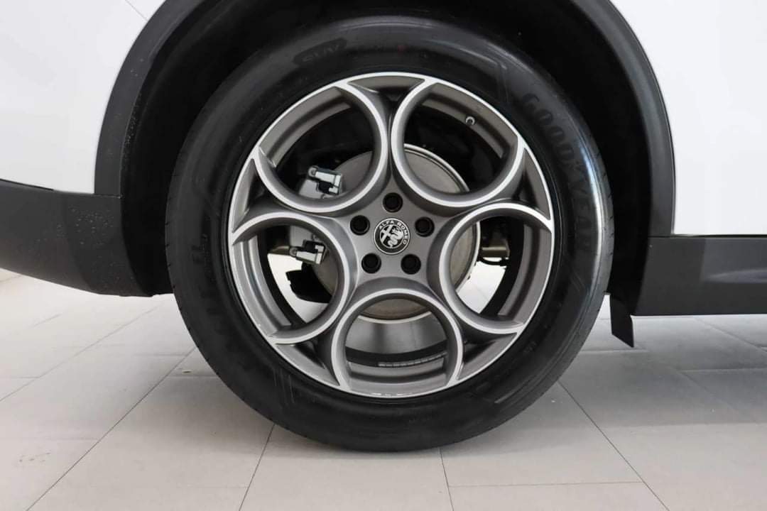 Alfa Romeo Stelvio – Image 3