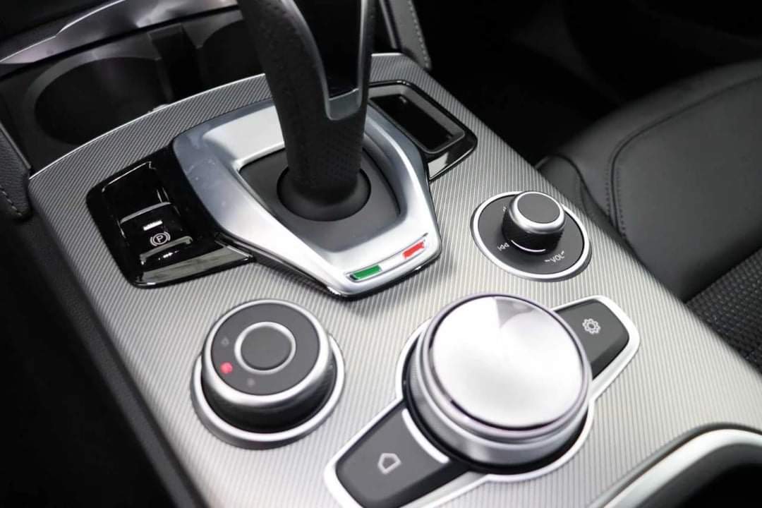 Alfa Romeo Stelvio – Image 16