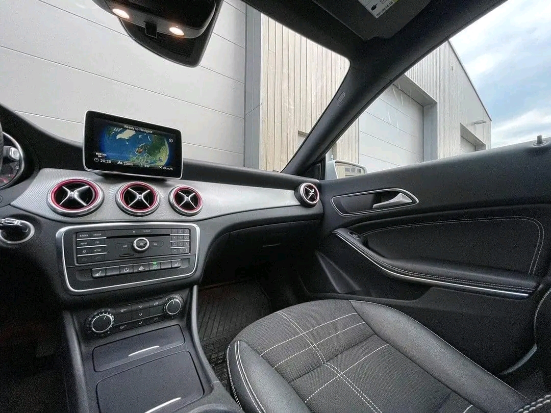 Mercedes-Benz 200 – Image 5