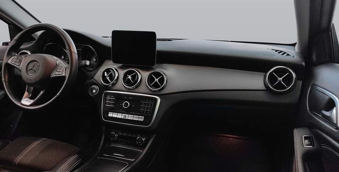 Mercedes-Benz GLA – Image 9