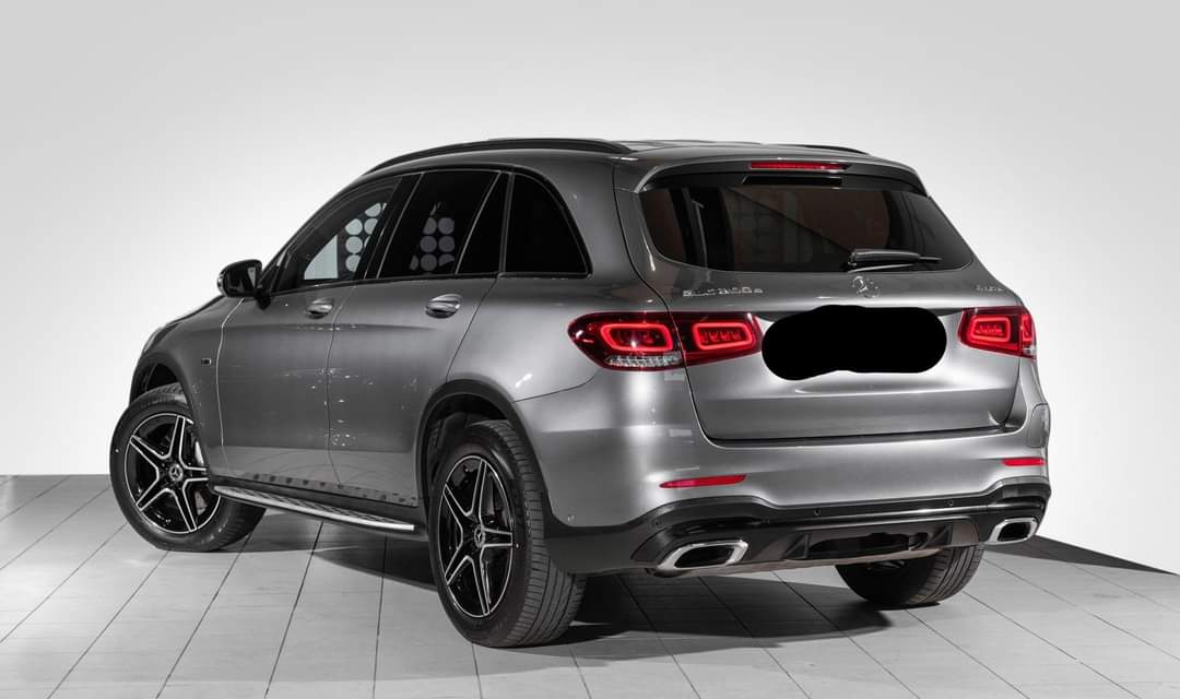 Mercedes-Benz GLC 300e – Image 9
