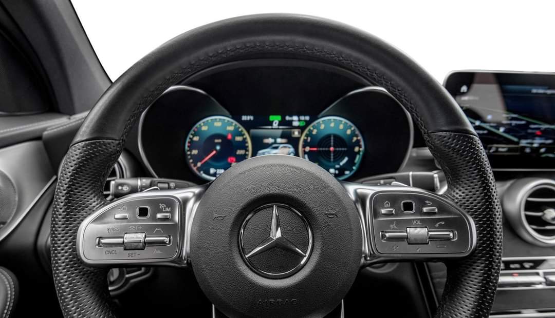 Mercedes-Benz GLC 300e – Image 15