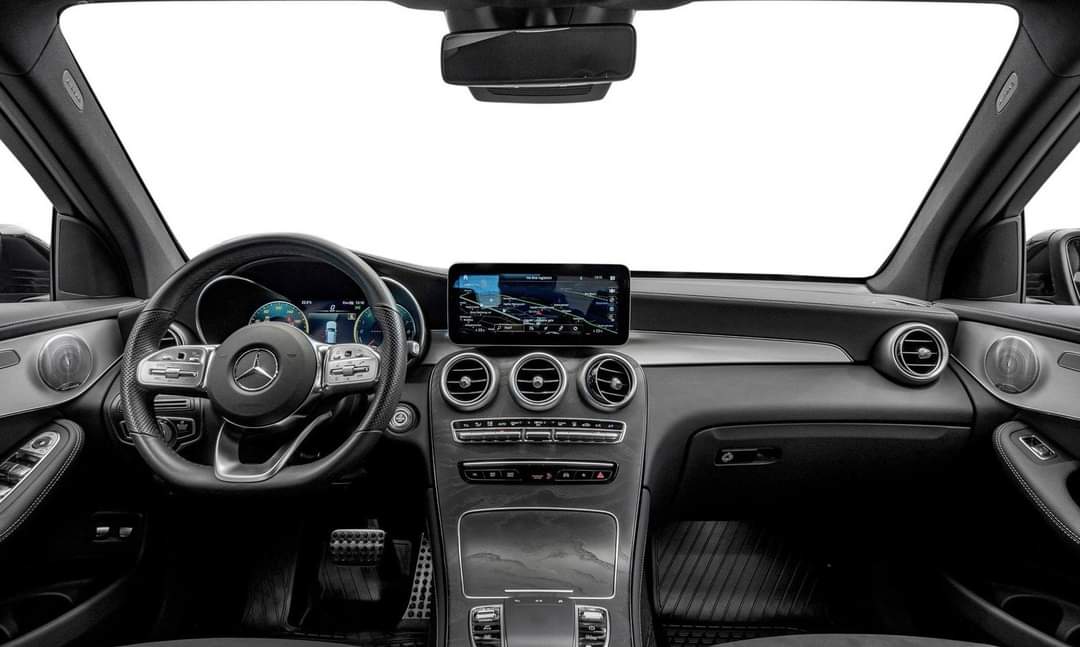 Mercedes-Benz GLC 300e – Image 14