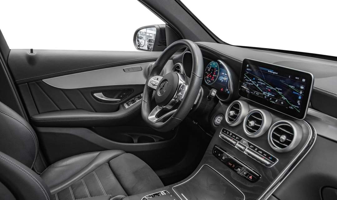 Mercedes-Benz GLC 300e – Image 16