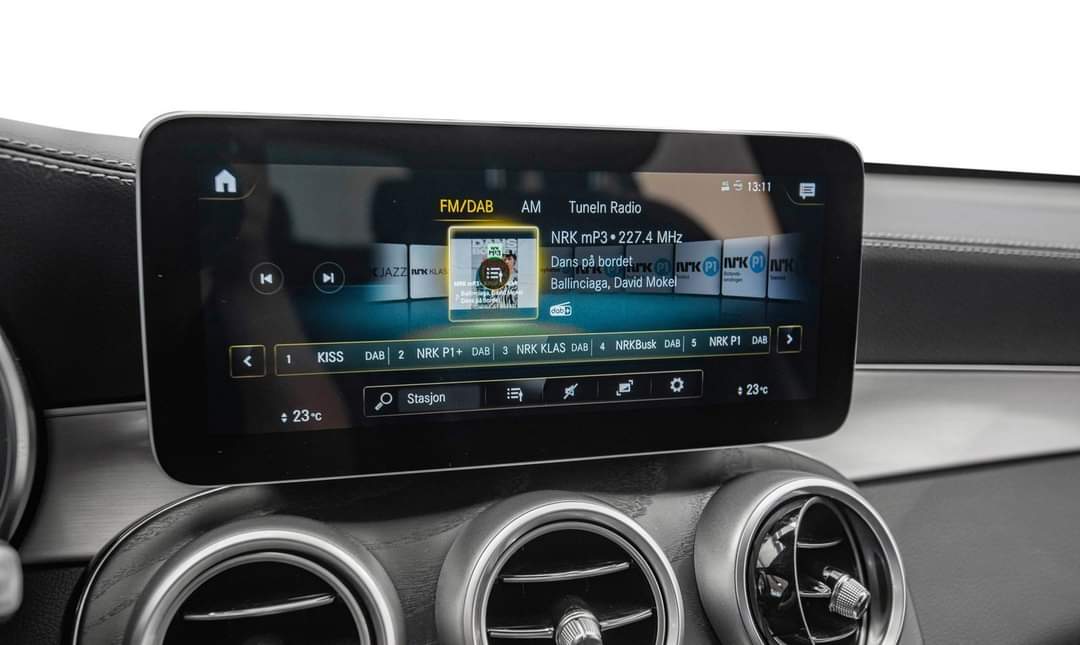 Mercedes-Benz GLC 300e – Image 20