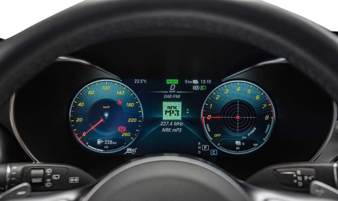 Mercedes-Benz GLC 300e – Image 26