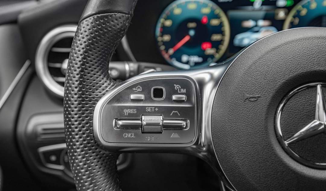 Mercedes-Benz GLC 300e – Image 24