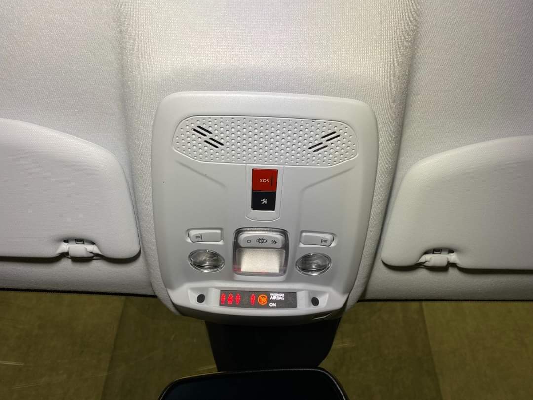 Peugeot 208 Allure – Image 32