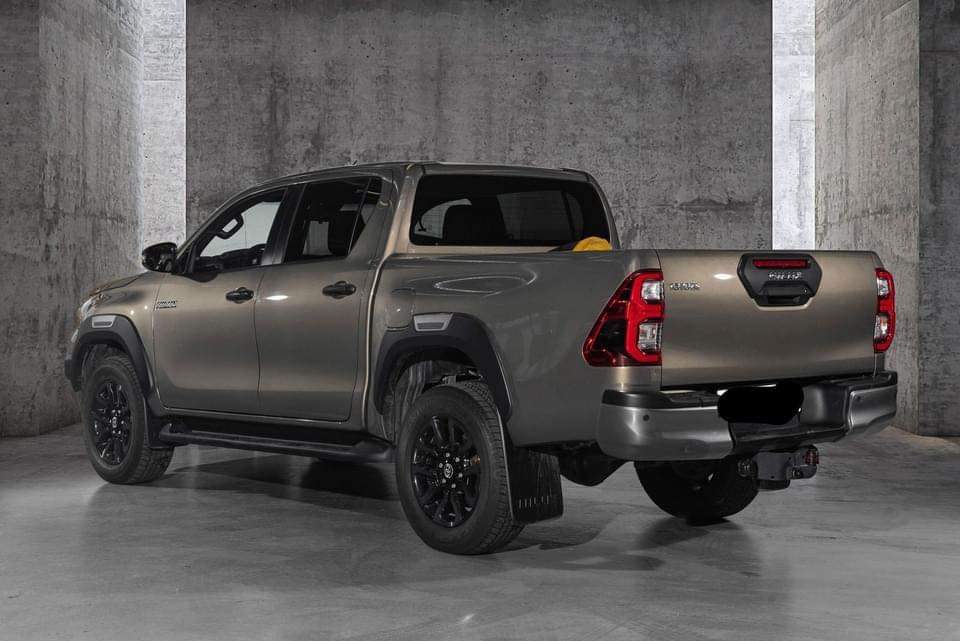Toyota HiLux – Image 9