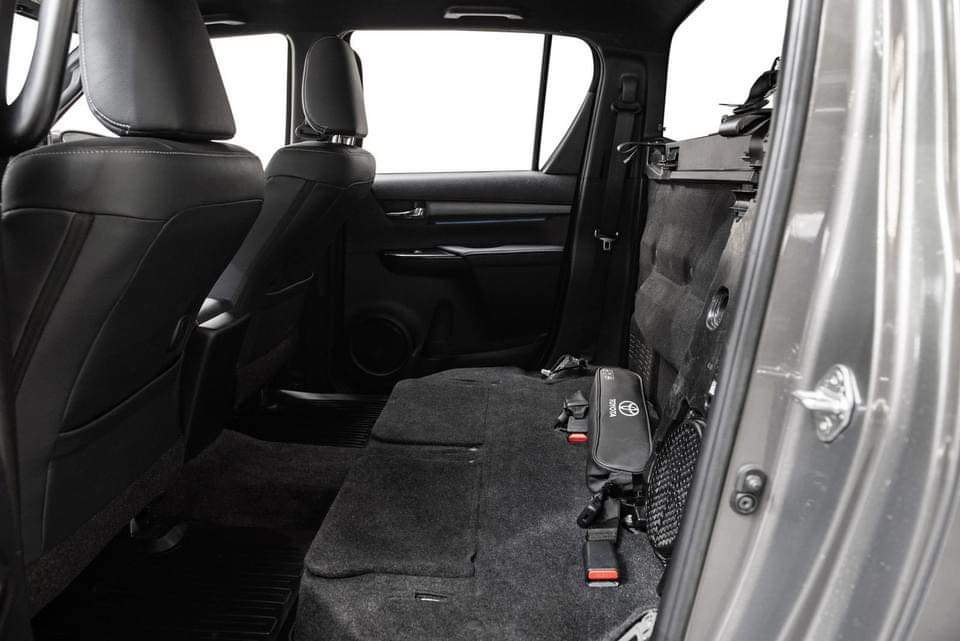 Toyota HiLux – Image 7