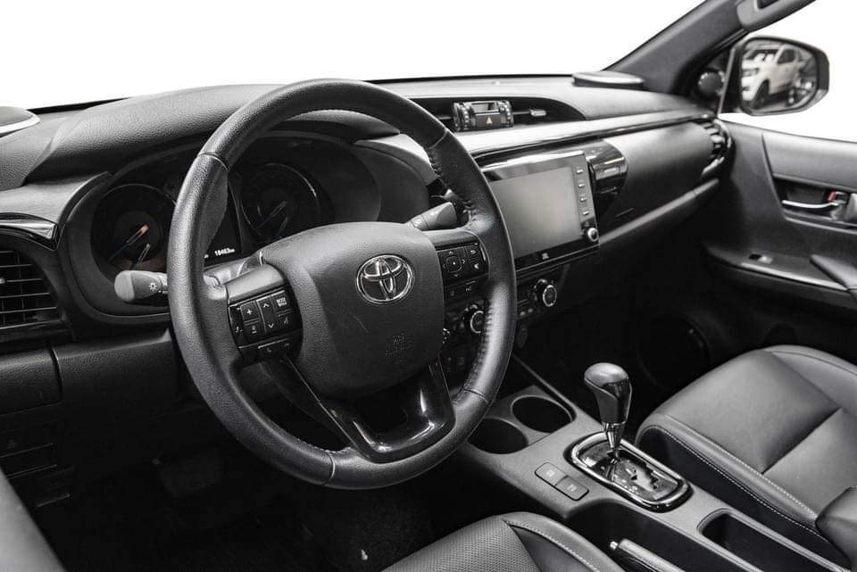 Toyota HiLux – Image 11