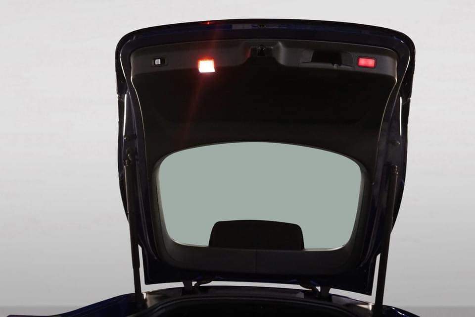 Mercedes-Benz GLC 350e – Image 25