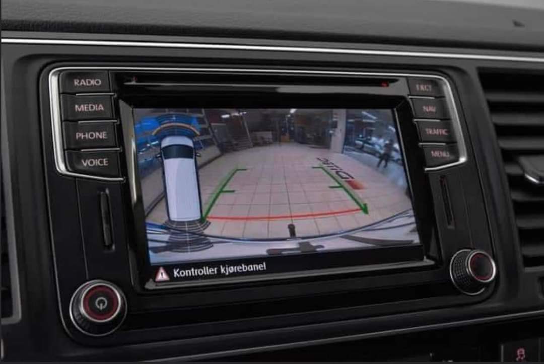 Volkswagen Caravelle – Image 17