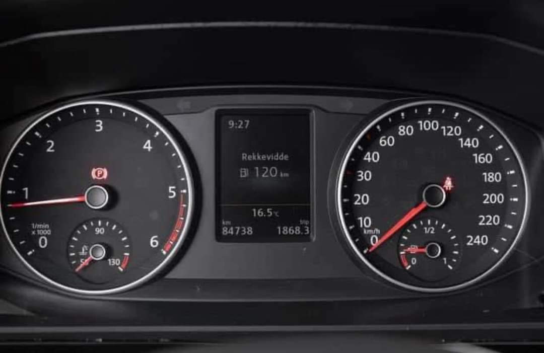 Volkswagen Caravelle – Image 20