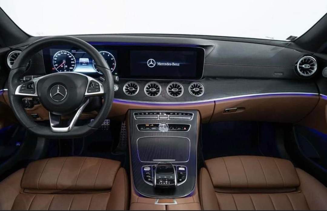 Mercedes-Benz E-Classe 200 Coupé AMG – Image 12