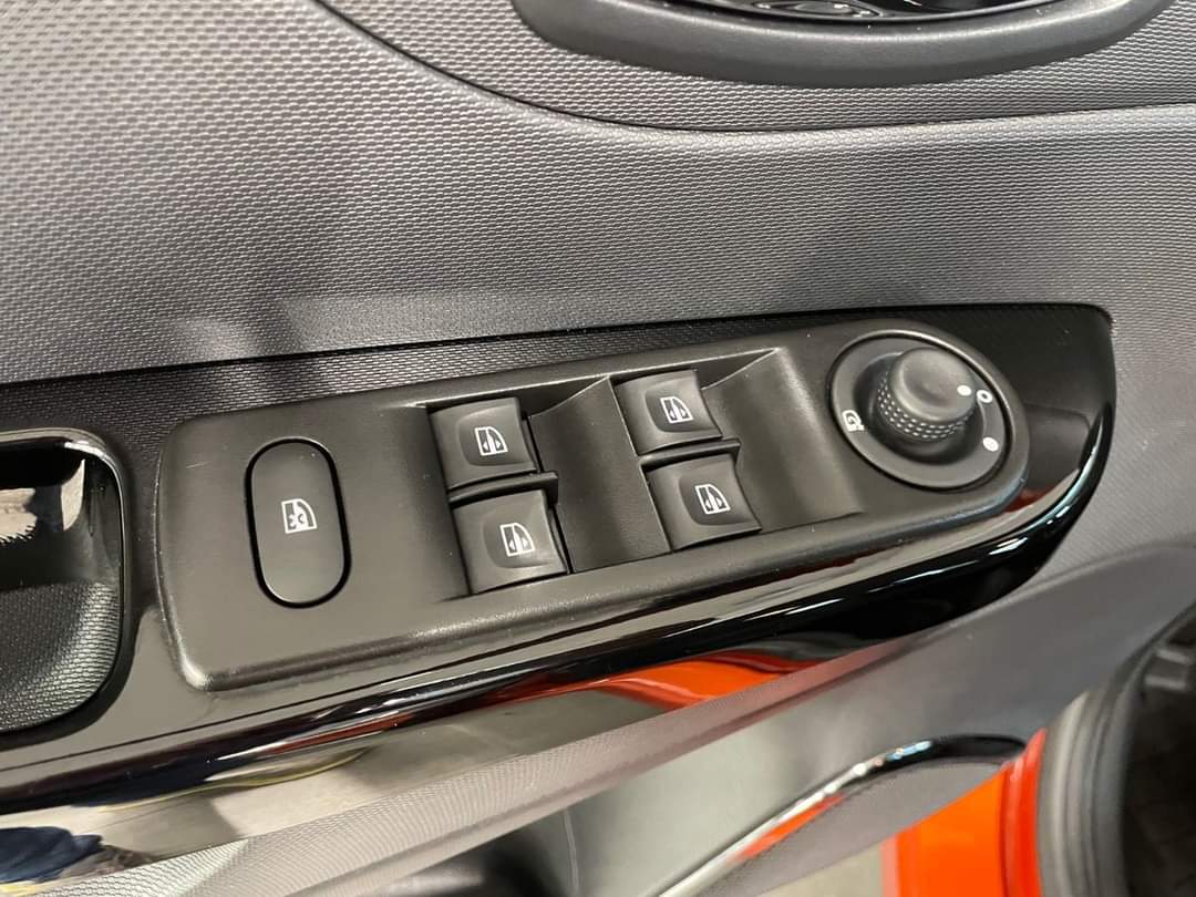 Renault Captur TCe 90 – Image 23