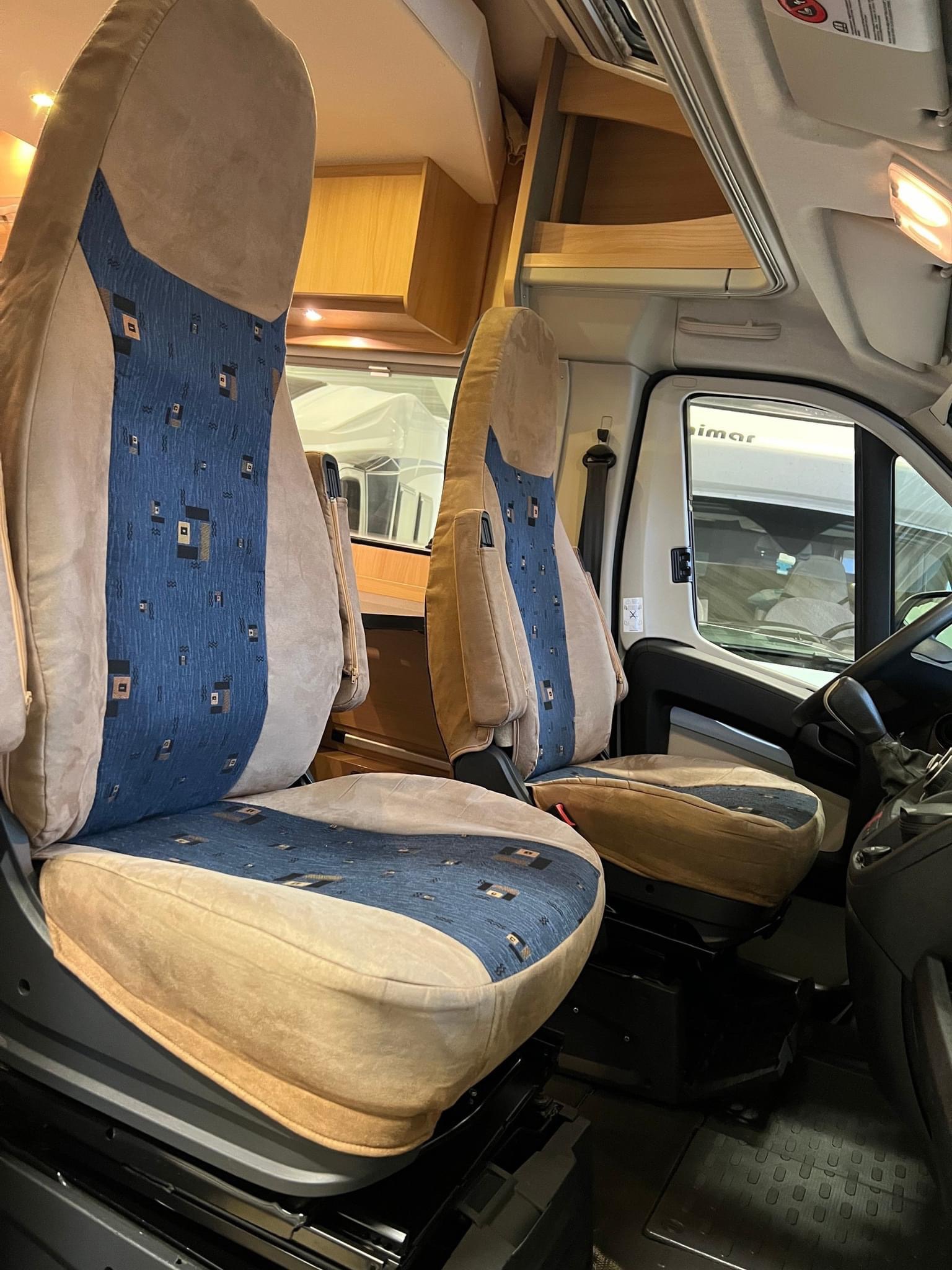 Camping-car Sunlight T67 148 ch. Distributeur automatique. – Image 9