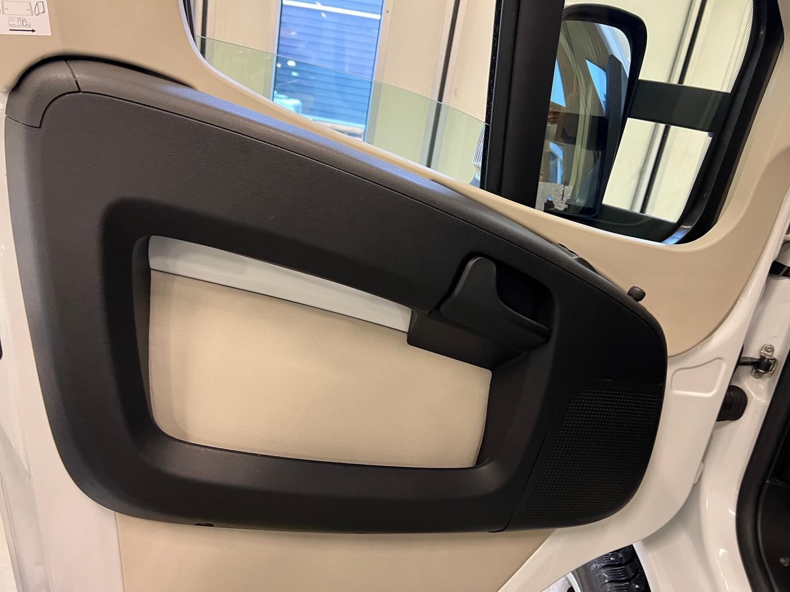 Camping-car Sunlight T67 148 ch. Distributeur automatique. – Image 10