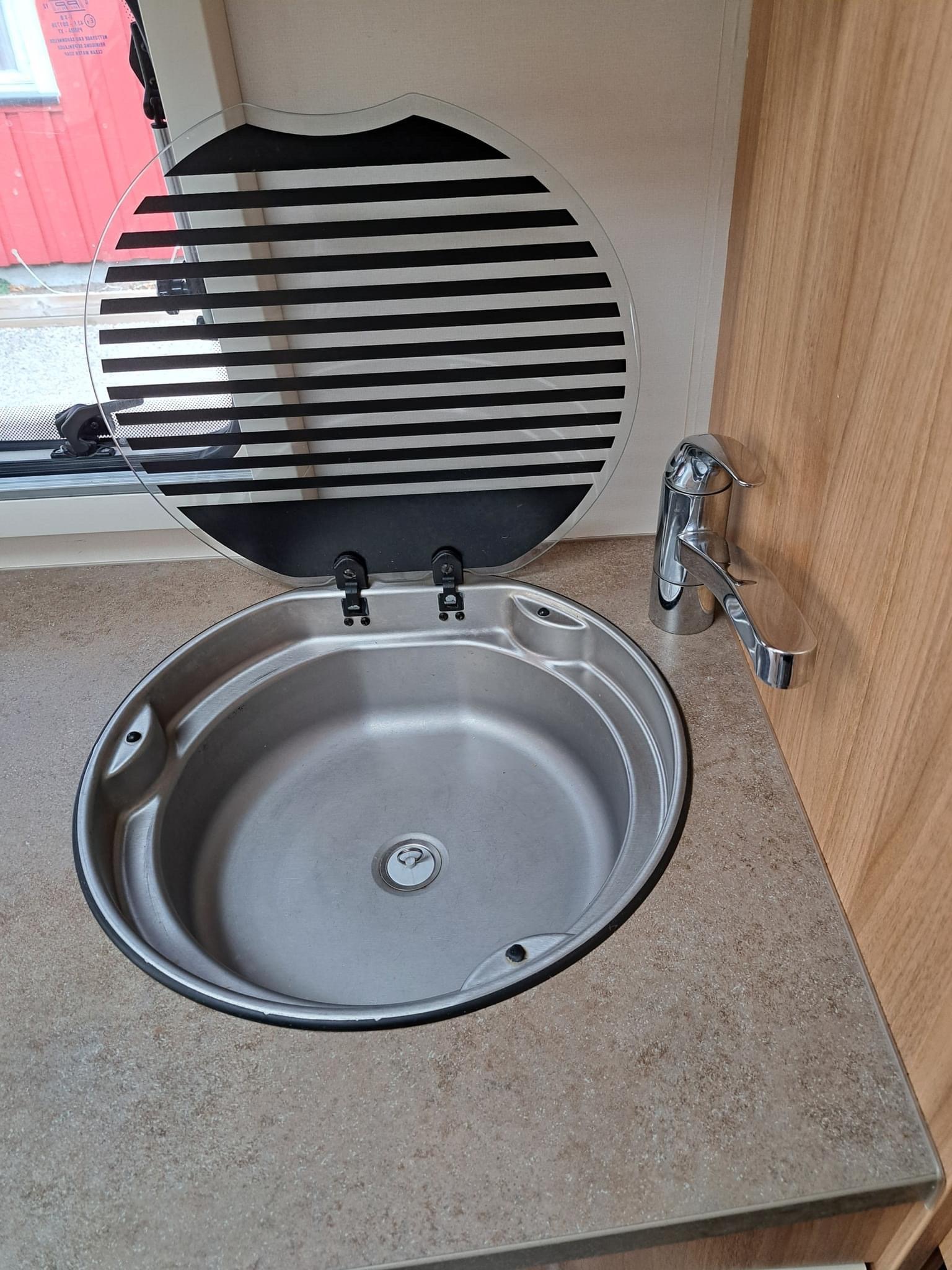 Camping-car Challenger Genesis 68 – Image 18