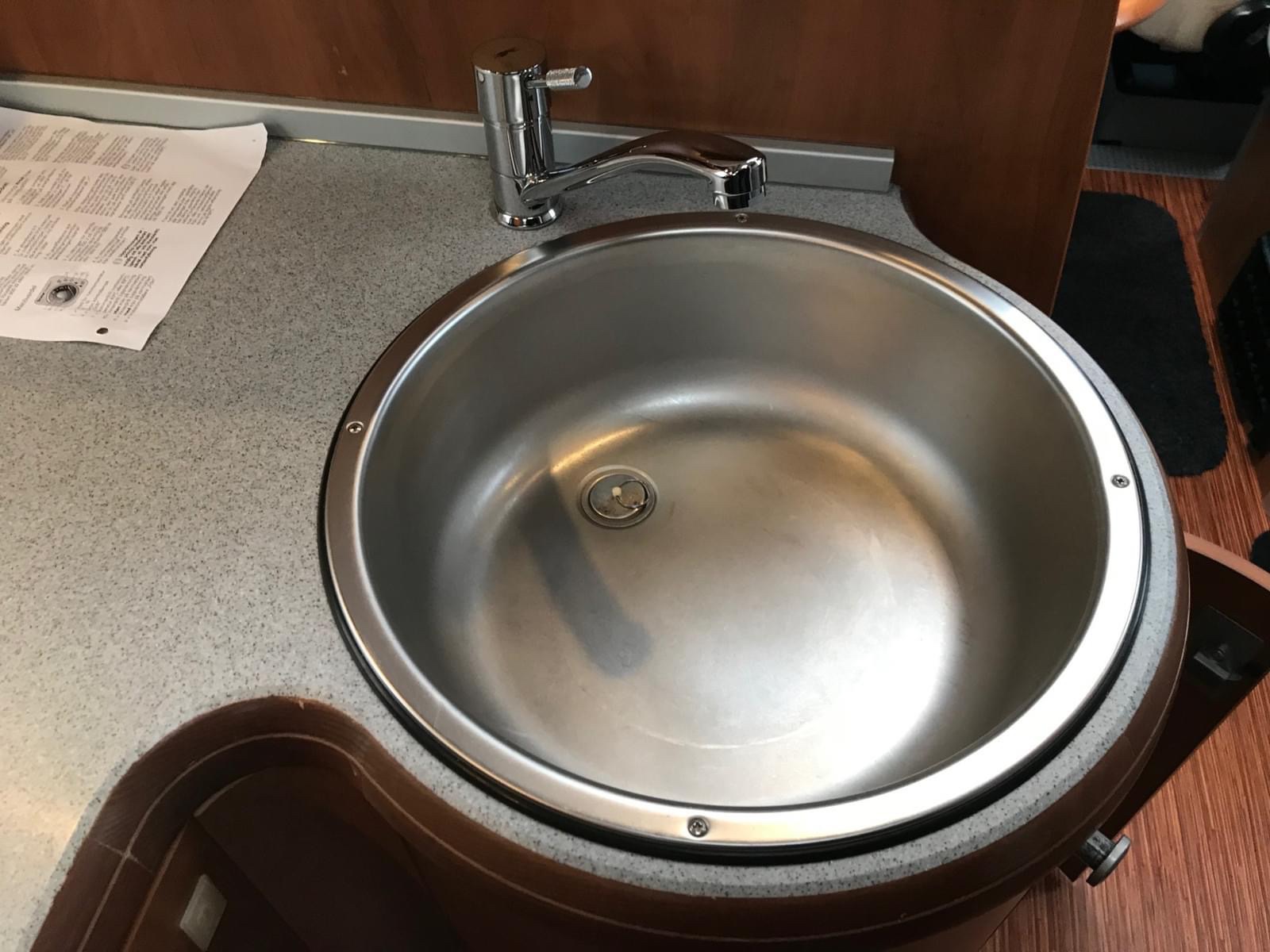 Laika Rexosline Motorhome 720 – Image 21