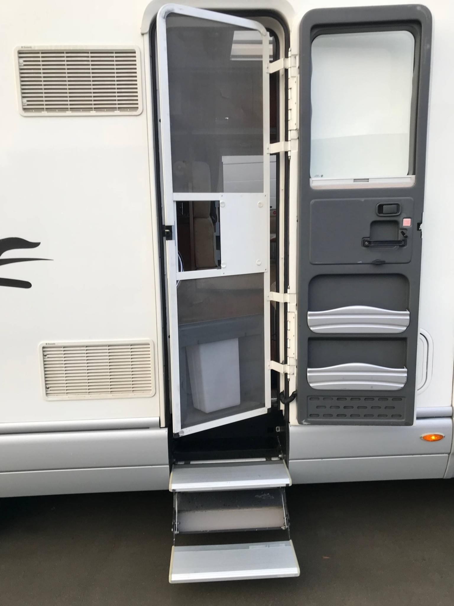 Laika Rexosline Motorhome 720 – Image 36