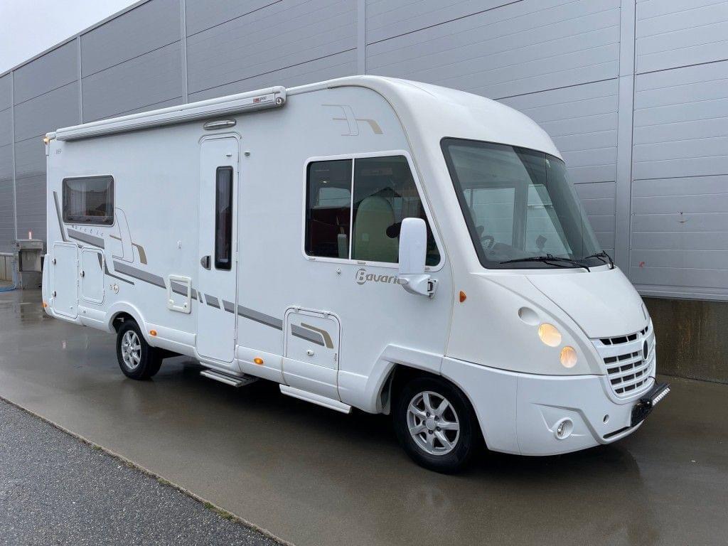 Pilote I069XLC (camping-car)