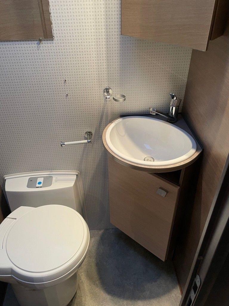 Pilote I069XLC (camping-car) – Image 36