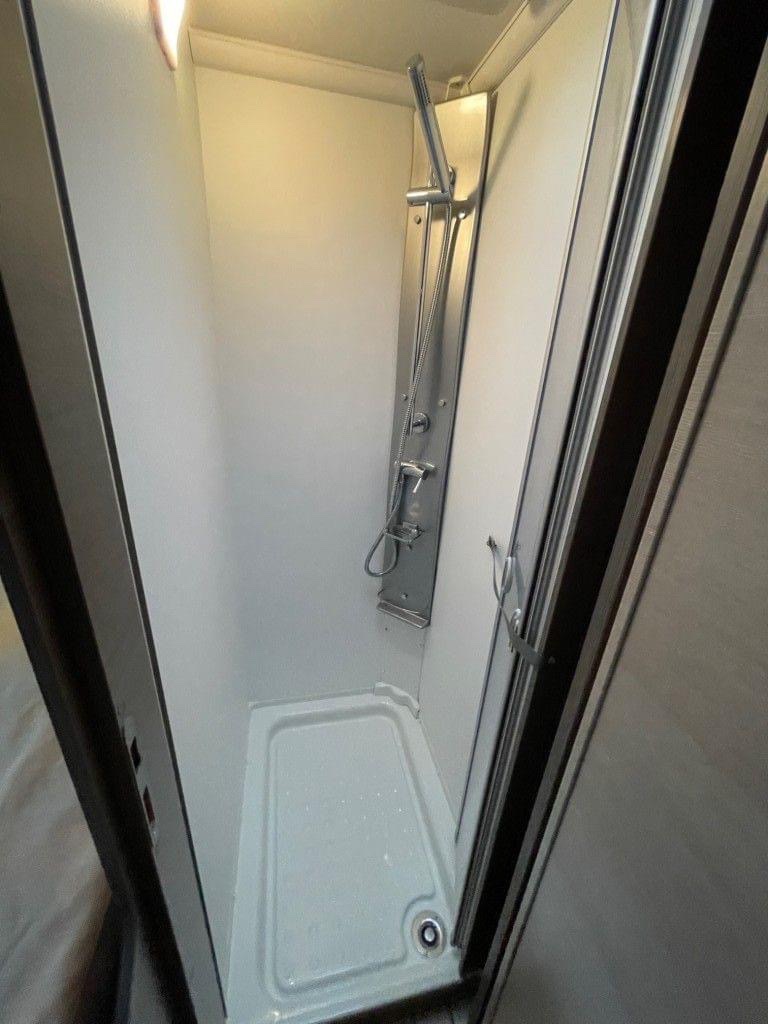 Pilote I069XLC (camping-car) – Image 40