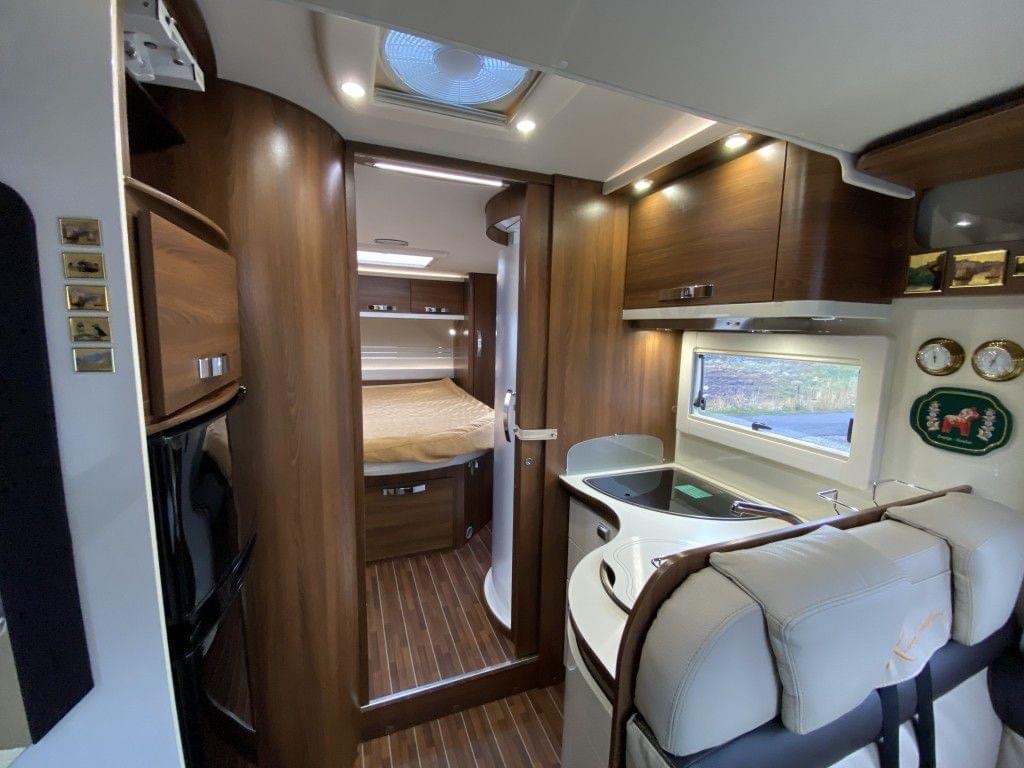 Mclouis Mc 2 Karat Edition avec lit queen (camping-car) – Image 8