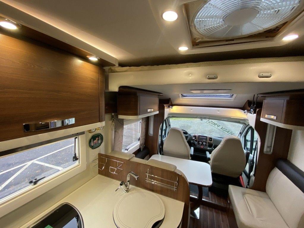 Mclouis Mc 2 Karat Edition avec lit queen (camping-car) – Image 9