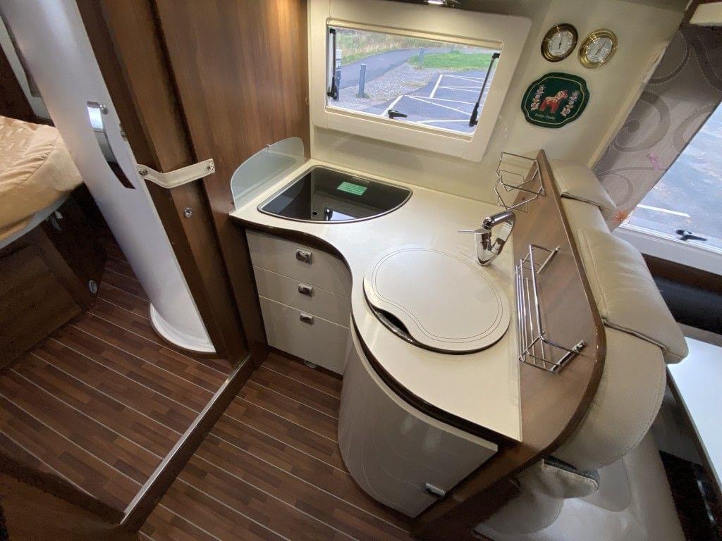 Mclouis Mc 2 Karat Edition avec lit queen (camping-car) – Image 14