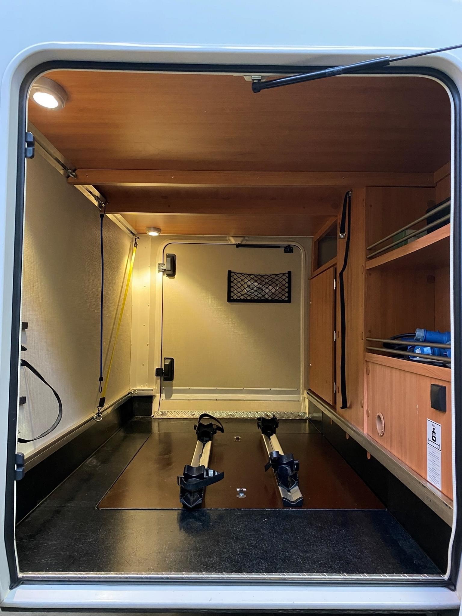 Camping-car HYMER EXSIS T588, Fiat Ducato 2.3MJ 130CH – Image 17