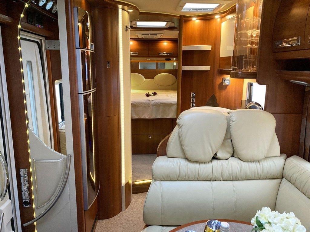 Camping-car Intégré Carthago Chic E-line en 51 QB – Image 15