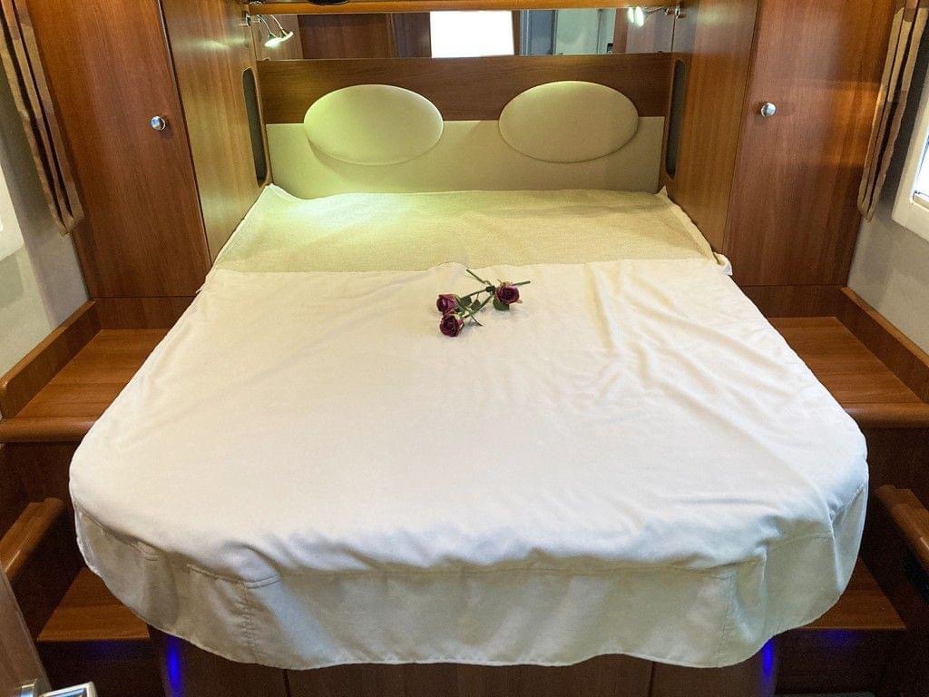 Camping-car Intégré Carthago Chic E-line en 51 QB – Image 17