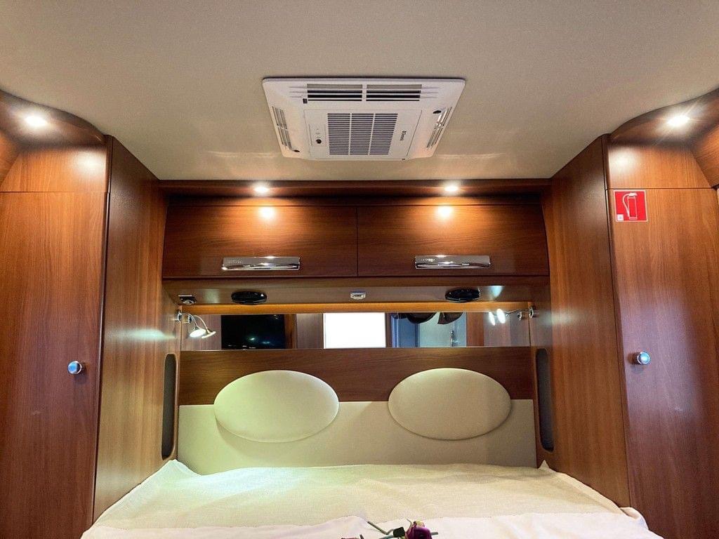 Camping-car Intégré Carthago Chic E-line en 51 QB – Image 18