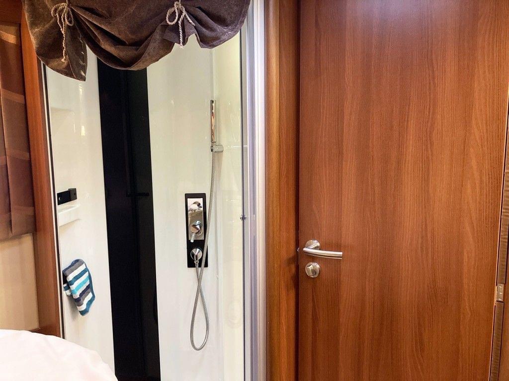 Camping-car Intégré Carthago Chic E-line en 51 QB – Image 23