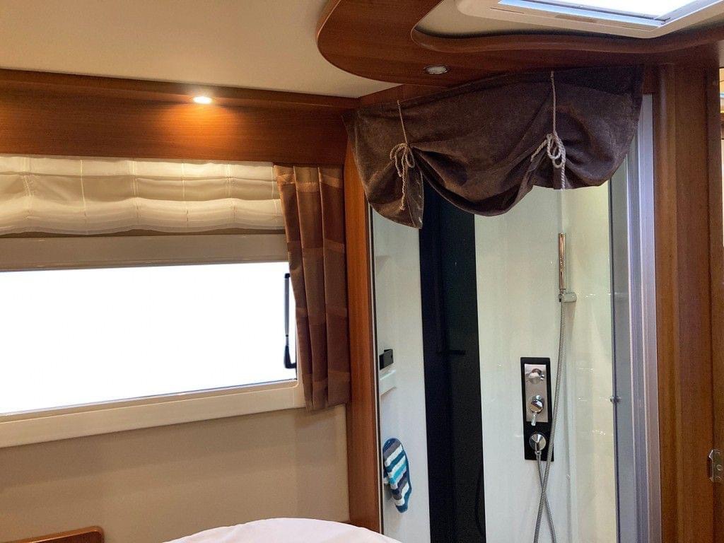 Camping-car Intégré Carthago Chic E-line en 51 QB – Image 25