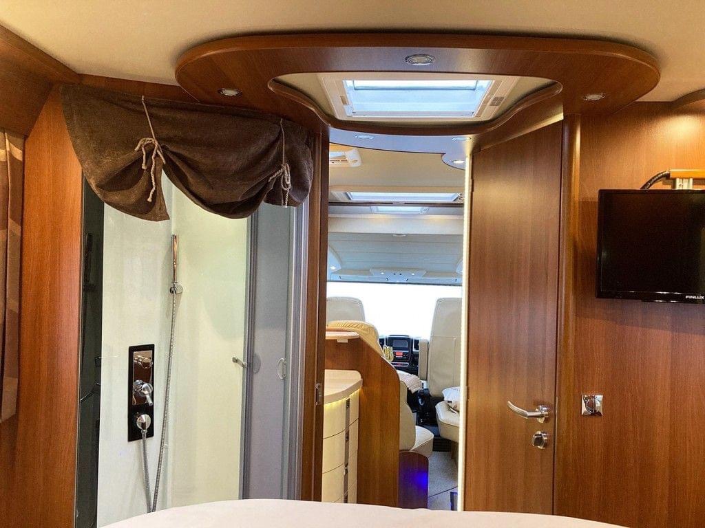 Camping-car Intégré Carthago Chic E-line en 51 QB – Image 26