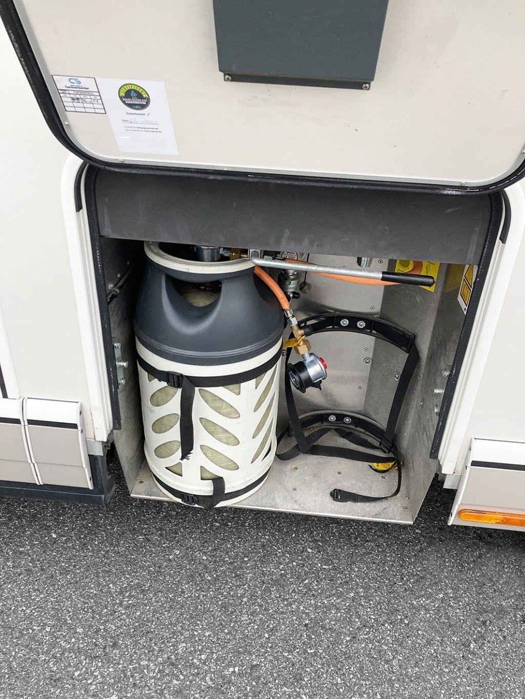 Camping-car Intégré Carthago Chic E-line en 51 QB – Image 31